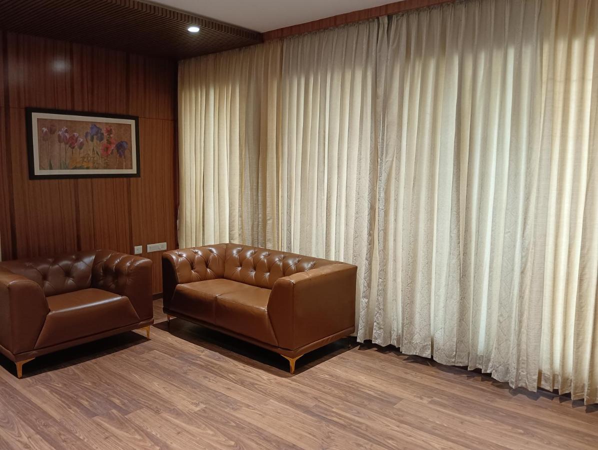 Anukulas Residency - Vellore Bagian luar foto