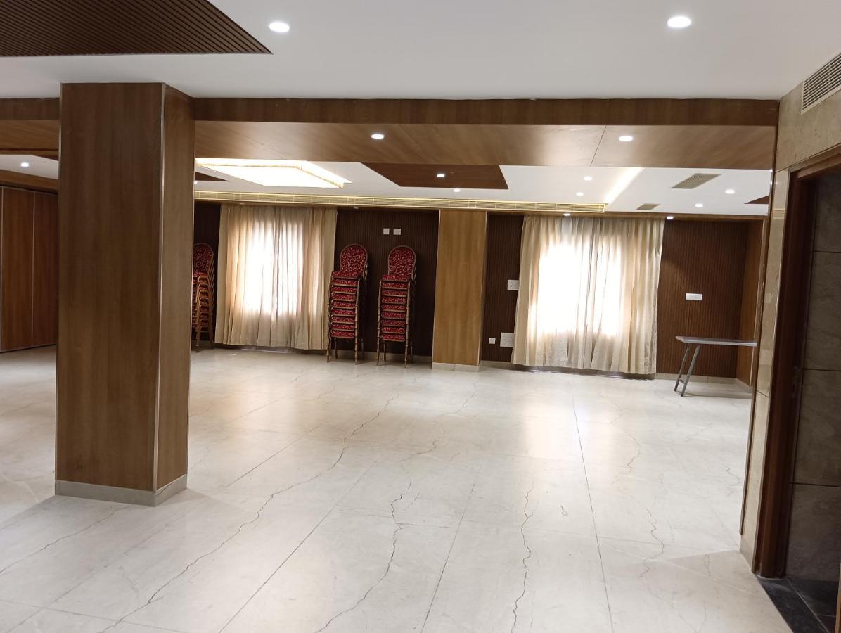 Anukulas Residency - Vellore Bagian luar foto