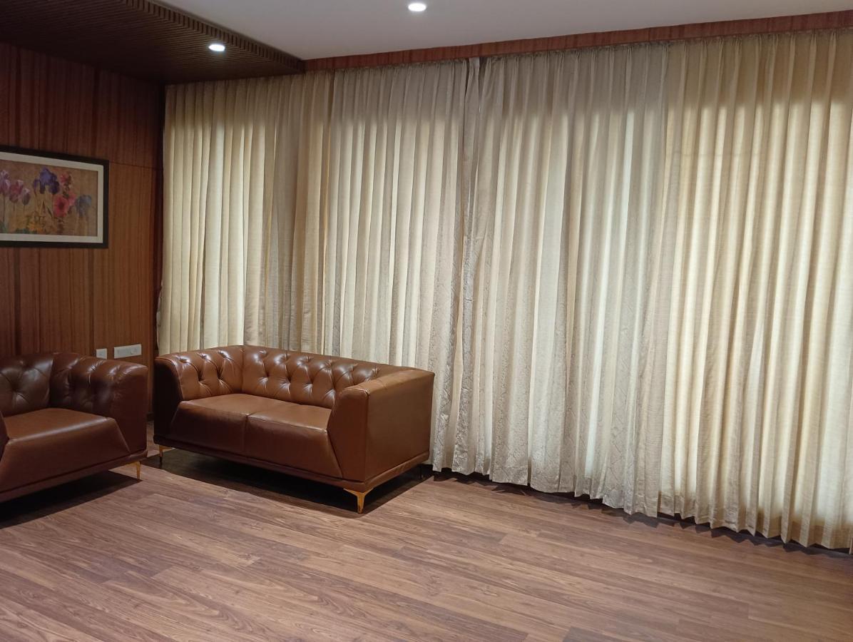 Anukulas Residency - Vellore Bagian luar foto
